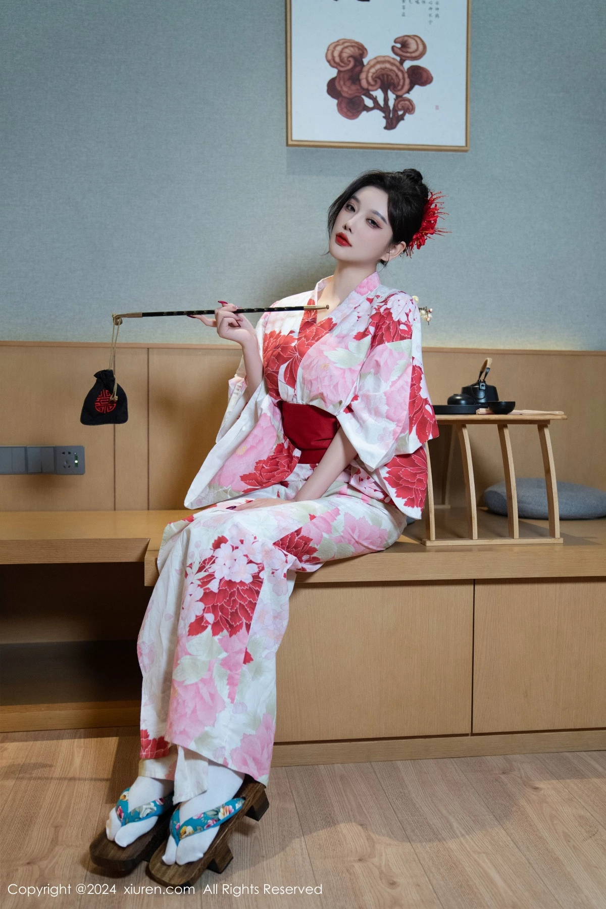 秀人集.com_[XiuRen秀人网]No.9208_女神杨晨晨性感红色花朵服饰露红色情趣内衣秀丰腴身材诱惑写真96P