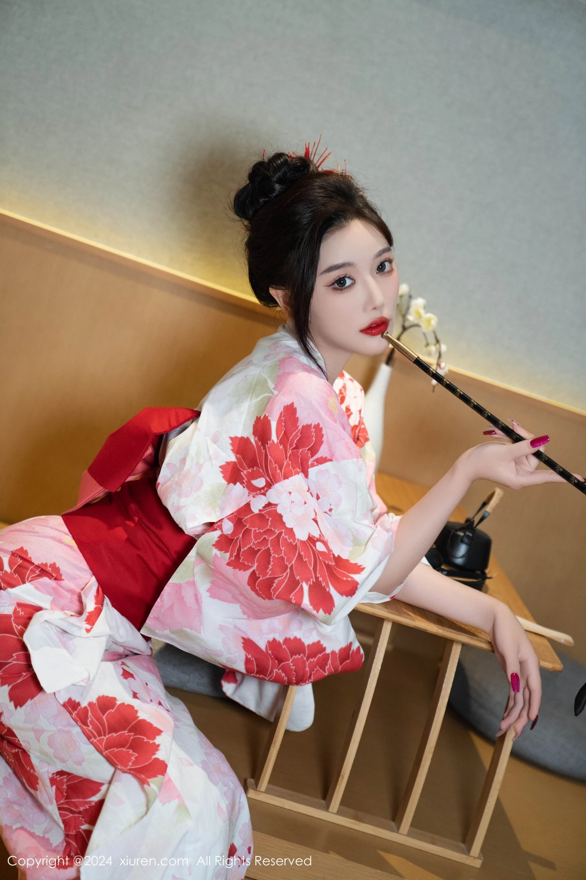 秀人集.com_[XiuRen秀人网]No.9208_女神杨晨晨性感红色花朵服饰露红色情趣内衣秀丰腴身材诱惑写真96P