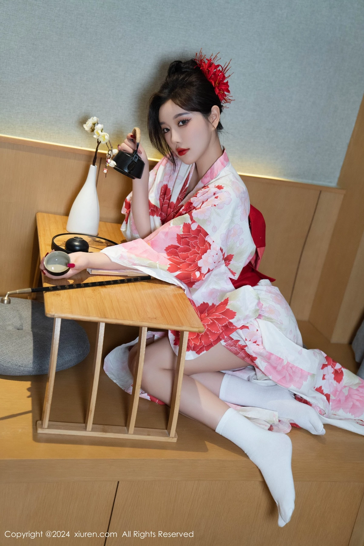 秀人集.com_[XiuRen秀人网]No.9208_女神杨晨晨性感红色花朵服饰露红色情趣内衣秀丰腴身材诱惑写真96P