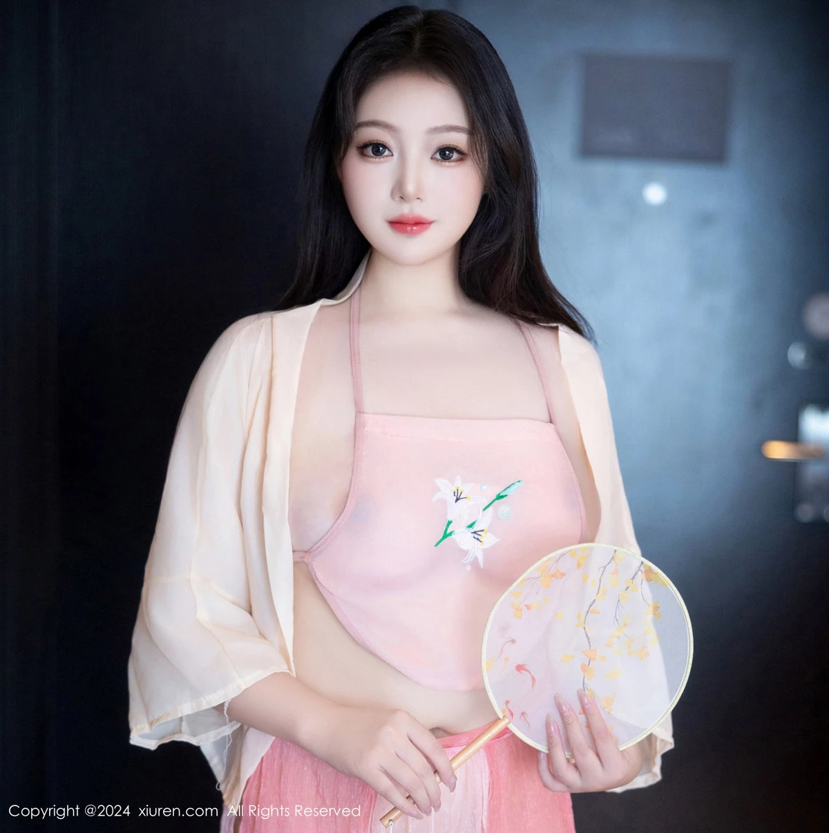 秀人集.com_[XiuRen秀人网]No.9211_模特潘多拉哦私房性感粉色古装服饰秀翘臀美腿惹火诱惑写真59P