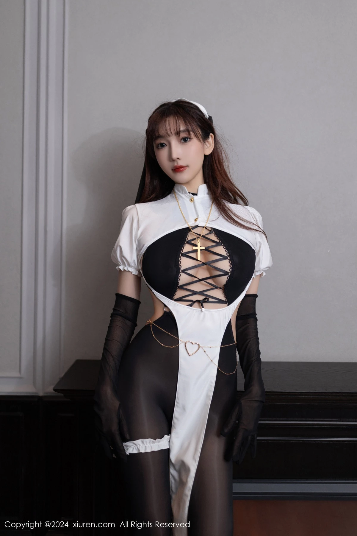 秀人集.com_[XiuRen秀人网]No.9216_模特陆萱萱性感黑白修女服饰配超薄连体黑丝秀完美身材诱惑写真77P