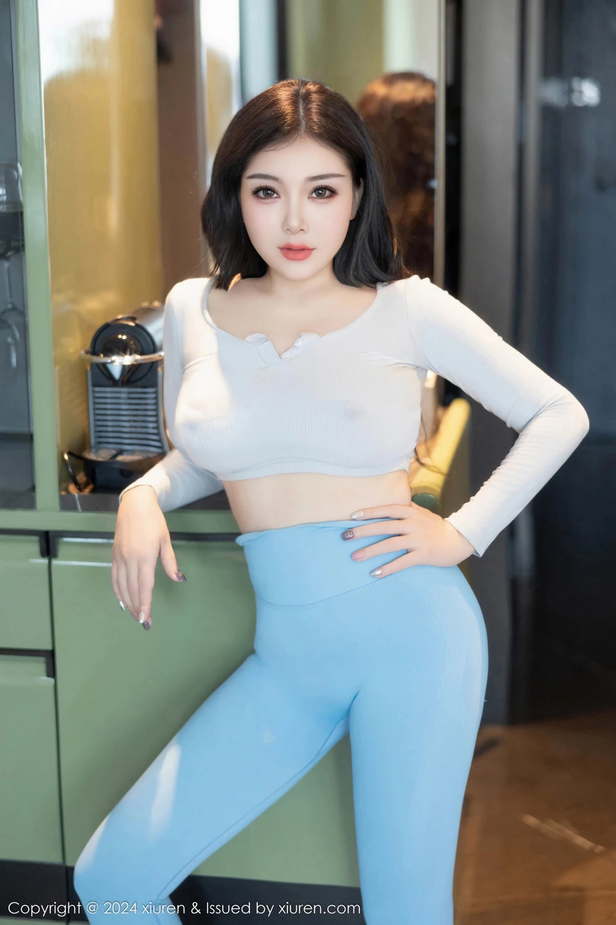 秀人集.com_[XiuRen秀人网]No.9217_模特白洁bessie性感浅色上衣配紧身瑜伽裤秀丰乳肥臀诱惑写真68P