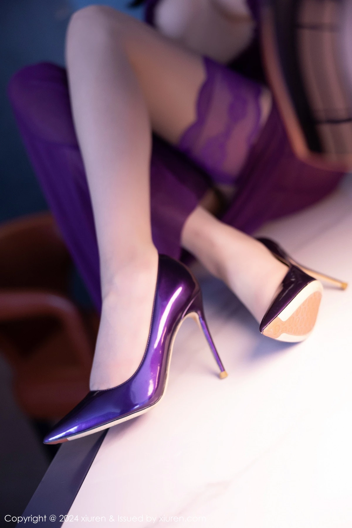 秀人集.com_[XiuRen秀人网]No.9239_女神杨晨晨Yome紫色轻透情趣服饰配紫丝吊袜秀丰腴身姿诱惑写真81P