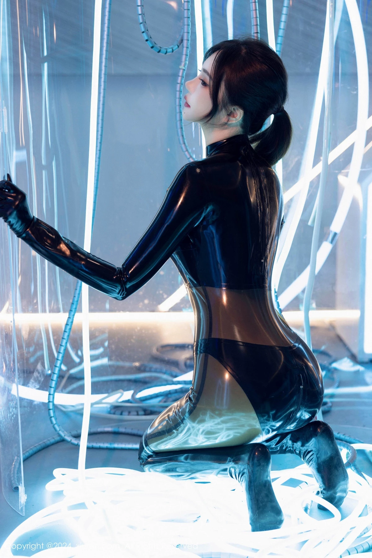 秀人集.com_[XiuRen秀人网]No.9235_女神绮里嘉ula性感黑色轻透套装紧身秀婀娜动人身材诱惑写真96P