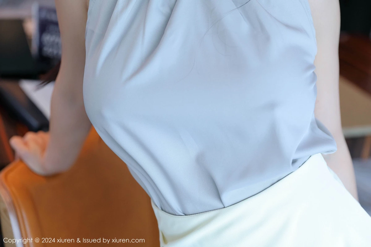 秀人集.com_[XiuRen秀人网]No.9247_模特小蛮妖Yummy浅色上衣配白短裙露超薄肉丝秀美腿诱惑写真75P