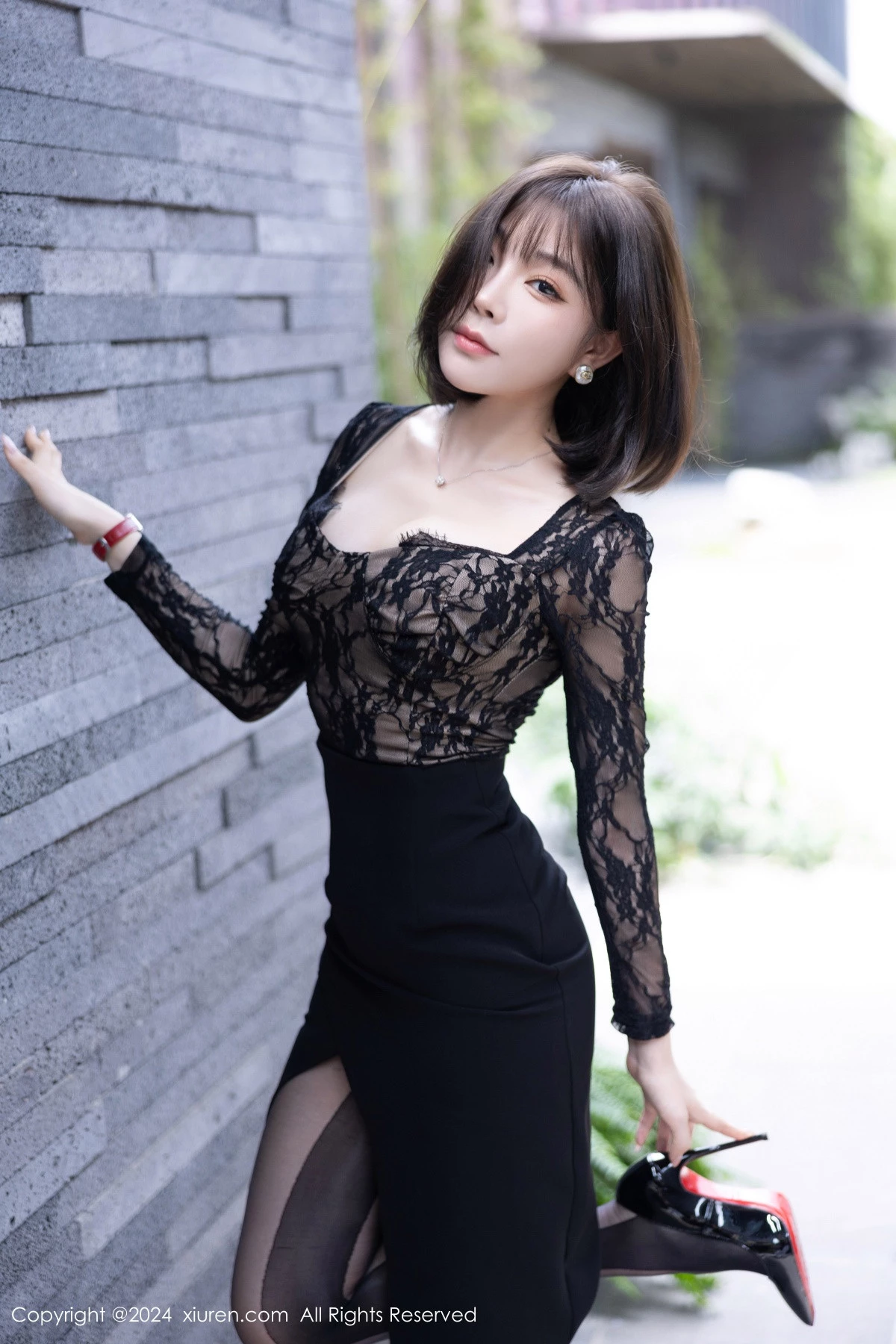 秀人集.com_[XiuRen秀人网]No.9257_女神徐莉芝Booty性感黑色蕾丝连衣裙配超薄黑丝极致魅惑写真94P