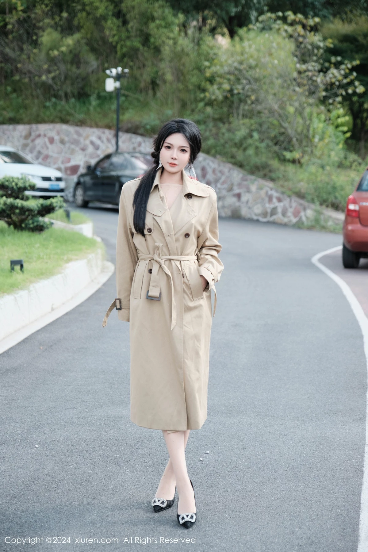 秀人集.com_[XiuRen秀人网]No.9261_模特麦田性感浅色外套露开档连体肉丝秀曼妙身姿完美诱惑写真50P