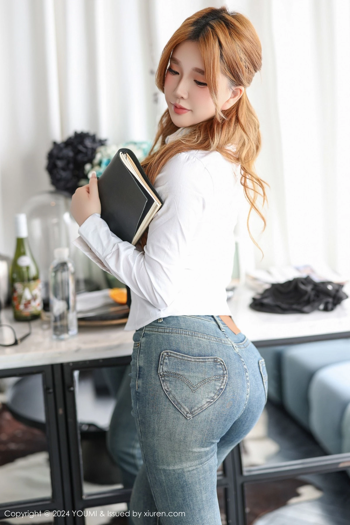 秀人集.com_[YouMi尤蜜荟]Vol.1103_模特小海臀Rena性感白色衬衫配牛仔裤露超薄肉丝秀翘臀诱惑写真48P