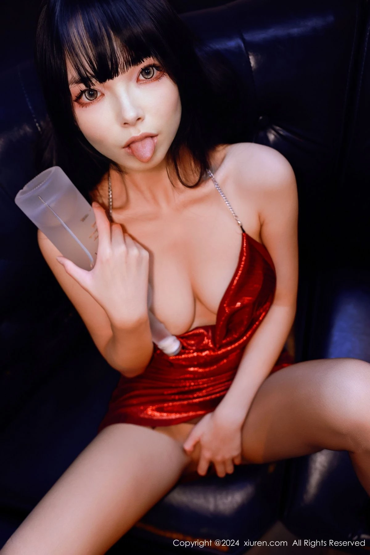 秀人集.com_[XiuRen秀人网]No.9295_模特叫我小猫酒吧场景性感红色连衣短裙秀凹凸身材撩人诱惑写真94P