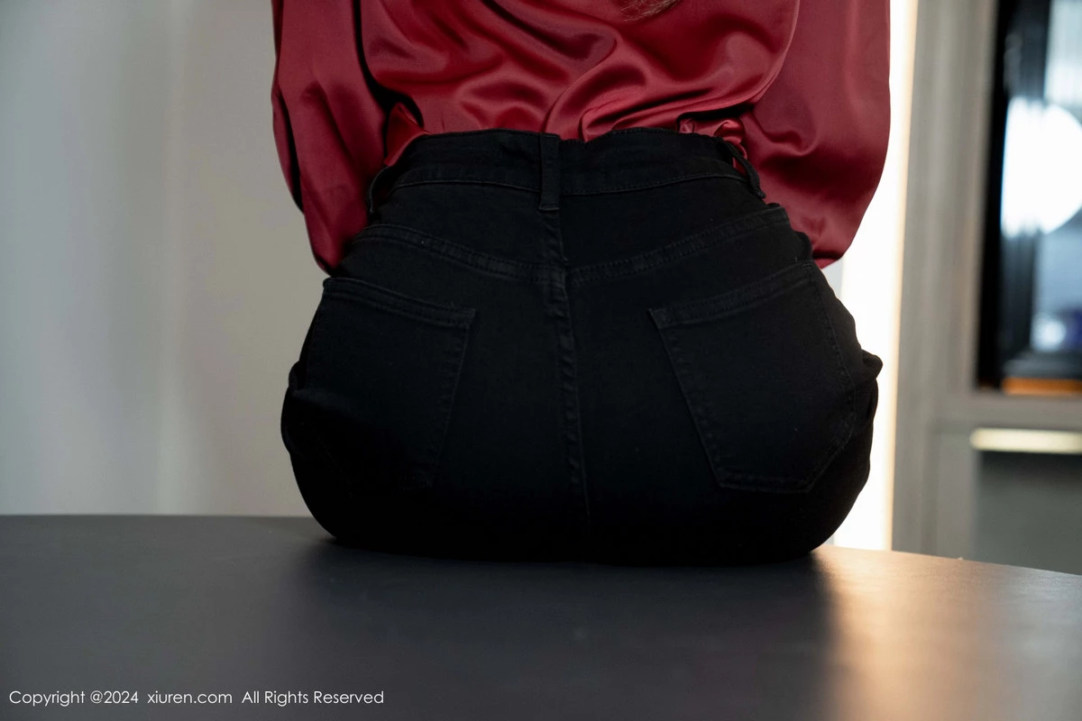 秀人集.com_[XiuRen秀人网]No.9299_模特林星阑私房性感黑色蕾丝内衣配开档黑丝秀曼妙身姿诱惑写真94P