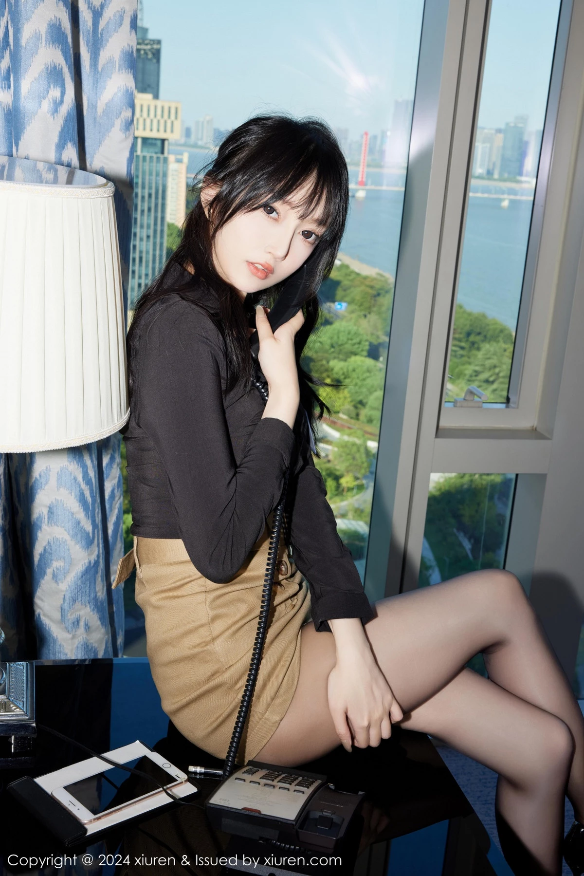 秀人集.com_[XiuRen秀人网]No.9309_模特玥儿玥er性感黑色情趣服饰配开档黑丝秀曼妙身姿诱惑写真72P