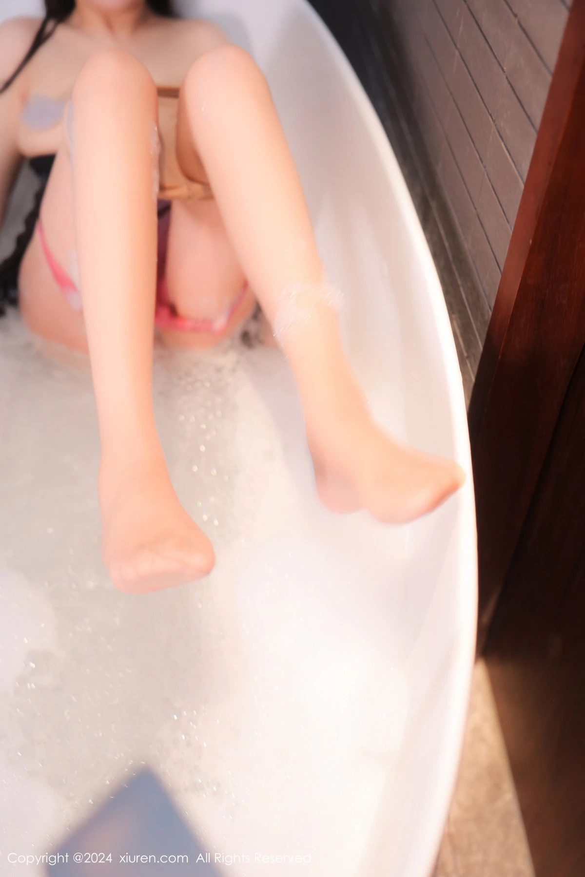秀人集.com_[XiuRen秀人网]No.9306_模特柚柚小奶瓶浴室场景深色连衣裙配超薄灰丝秀凹凸身材诱惑写真80P