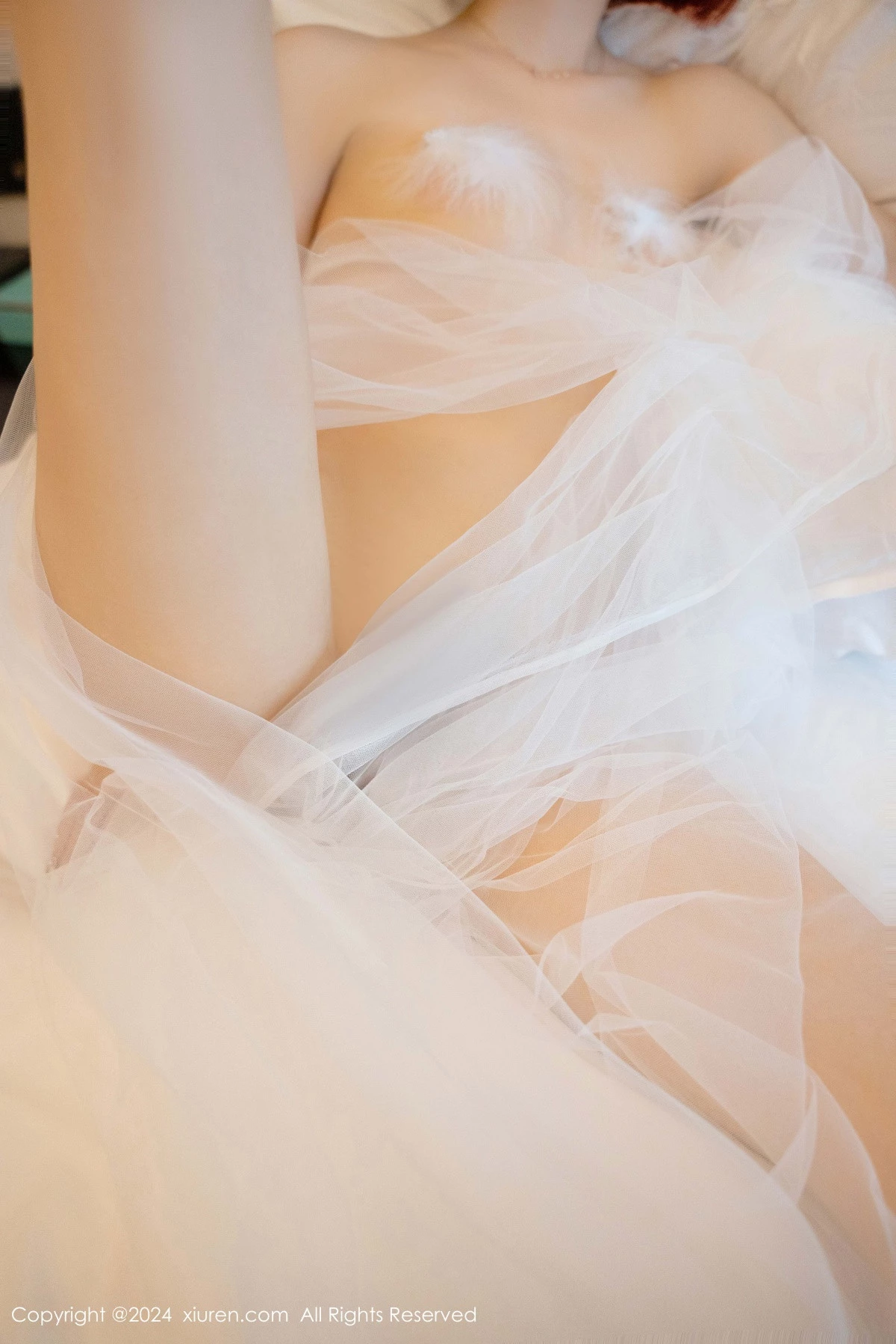秀人集.com_[XiuRen秀人网]No.9318_模特白芷yy私房性感透明白纱露白色情趣内衣秀火辣身材诱惑写真76P