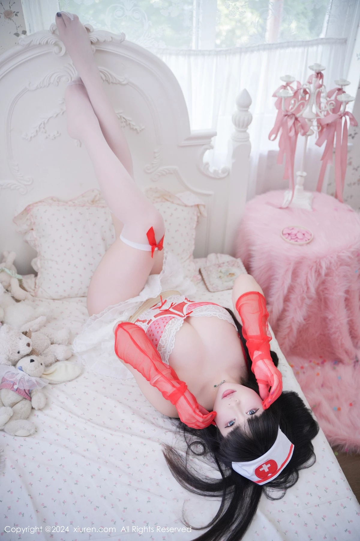 秀人集.com_[XiuRen秀人网]No.9177_新人模特mini米妮性感红白色护士装配白丝袜秀浑圆翘臀诱惑写真80P