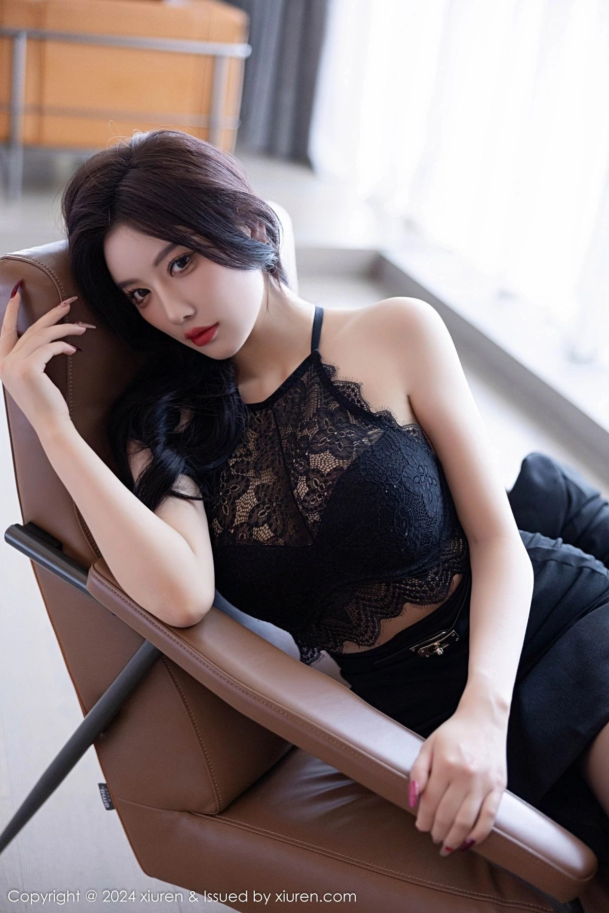 秀人集.com_[XiuRen秀人网]No.9190_女神杨晨晨Yome性感黑色OL露蕾丝内衣配超薄黑丝极致魅惑写真80P