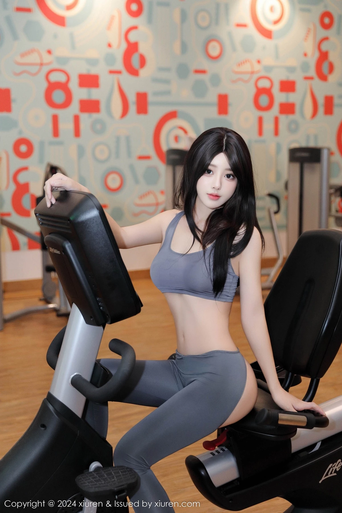 秀人集.com_[XiuRen秀人网]No.9187_模特桃妖夭健身馆场景性感灰色运动服饰露浑圆翘臀撩人诱惑写真78P