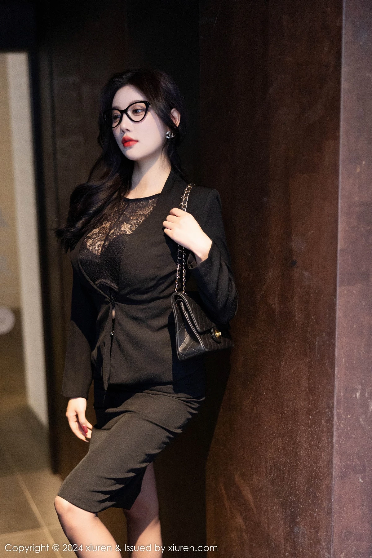 秀人集.com_[XiuRen秀人网]No.9190_女神杨晨晨Yome性感黑色OL露蕾丝内衣配超薄黑丝极致魅惑写真80P