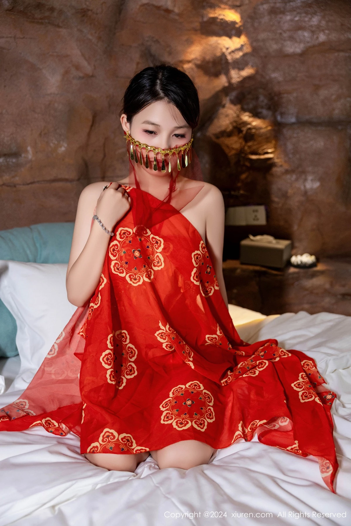 秀人集.com_[XiuRen秀人网]No.9323_模特吴婷婉性感红色古风服饰露红色情趣内衣秀曼妙身姿诱惑写真79P