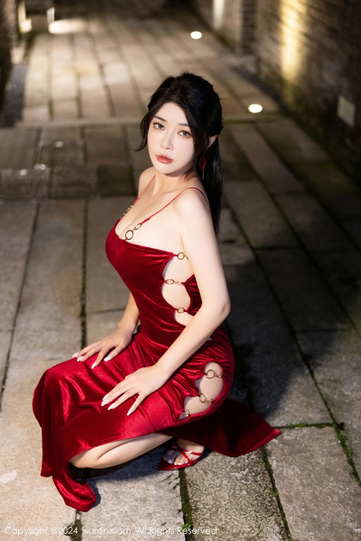 秀人集.com_[XiuRen秀人网]No.9327_模特凯竹Quinn红色露肩礼裙+红色情趣蕾丝秀曼妙身姿诱惑写真87P