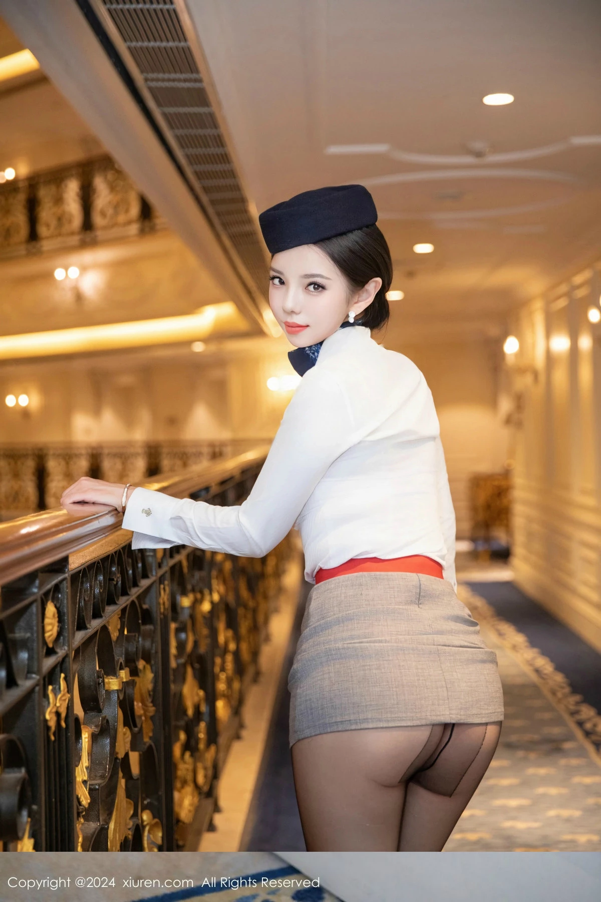 秀人集.com_[XiuRen秀人网]No.9365_模特大美妞儿性感空姐制服露白色内衣配超薄黑丝秀美腿诱惑写真84P