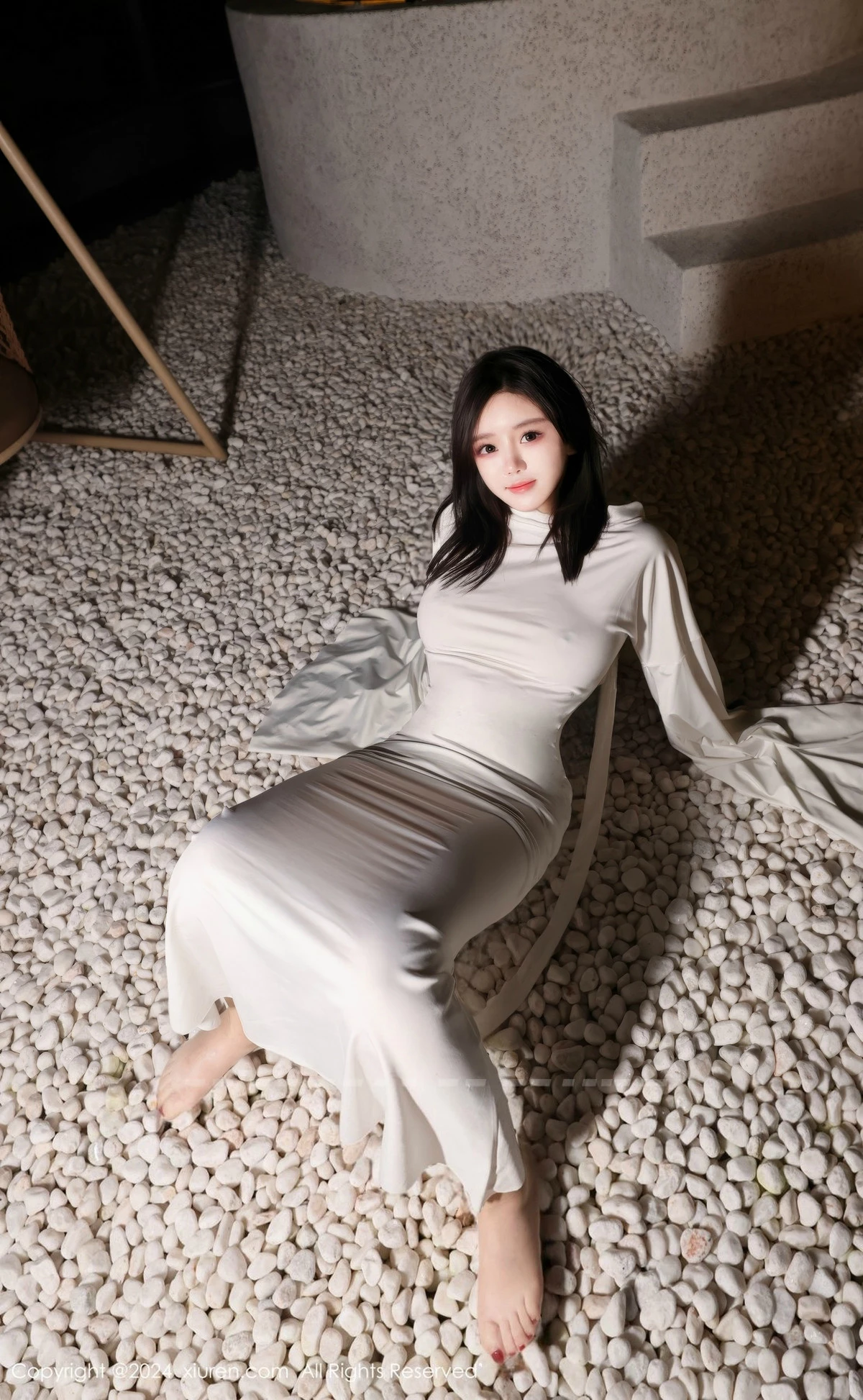 秀人集.com_[XiuRen秀人网]No.9376_模特小薯条nienie白色连衣裙+红色情趣服饰秀曼妙身姿诱惑写真81P