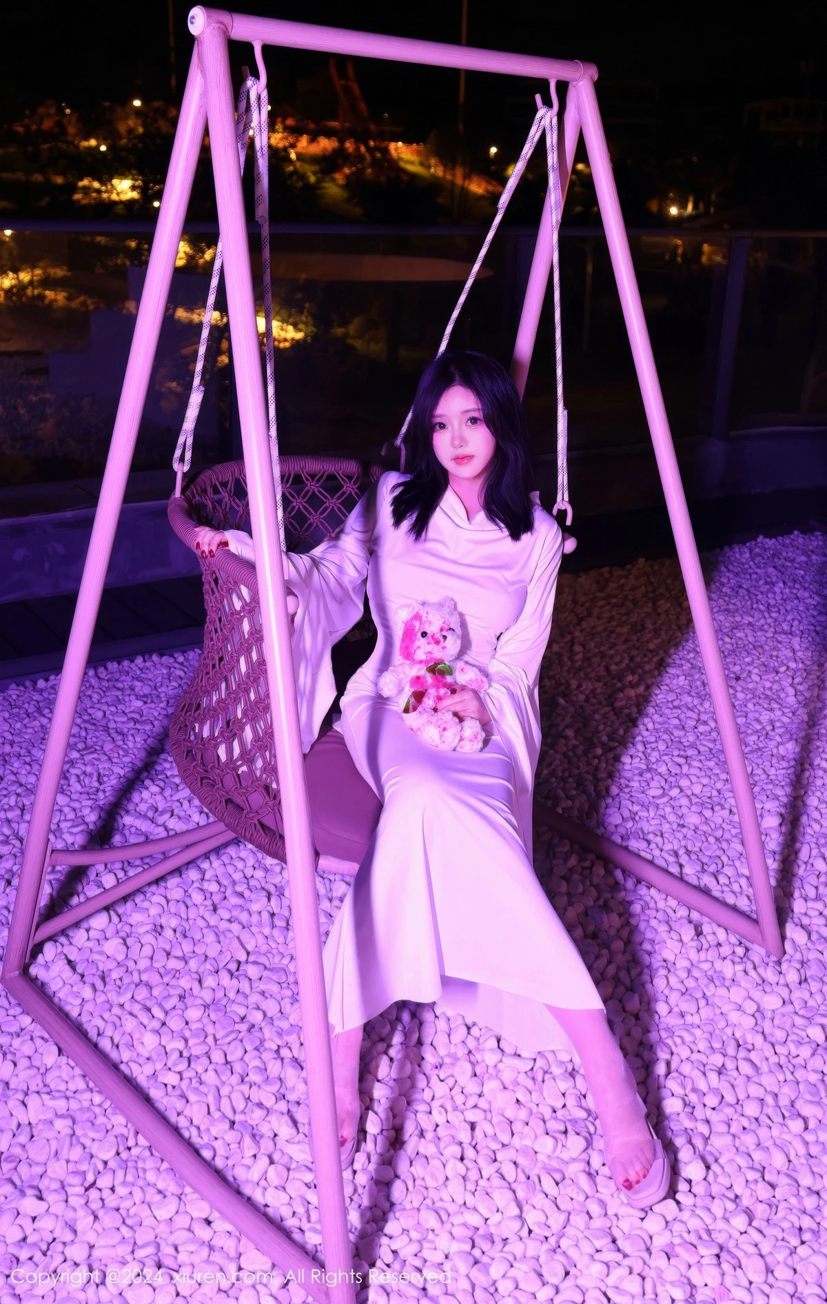 秀人集.com_[XiuRen秀人网]No.9376_模特小薯条nienie白色连衣裙+红色情趣服饰秀曼妙身姿诱惑写真81P