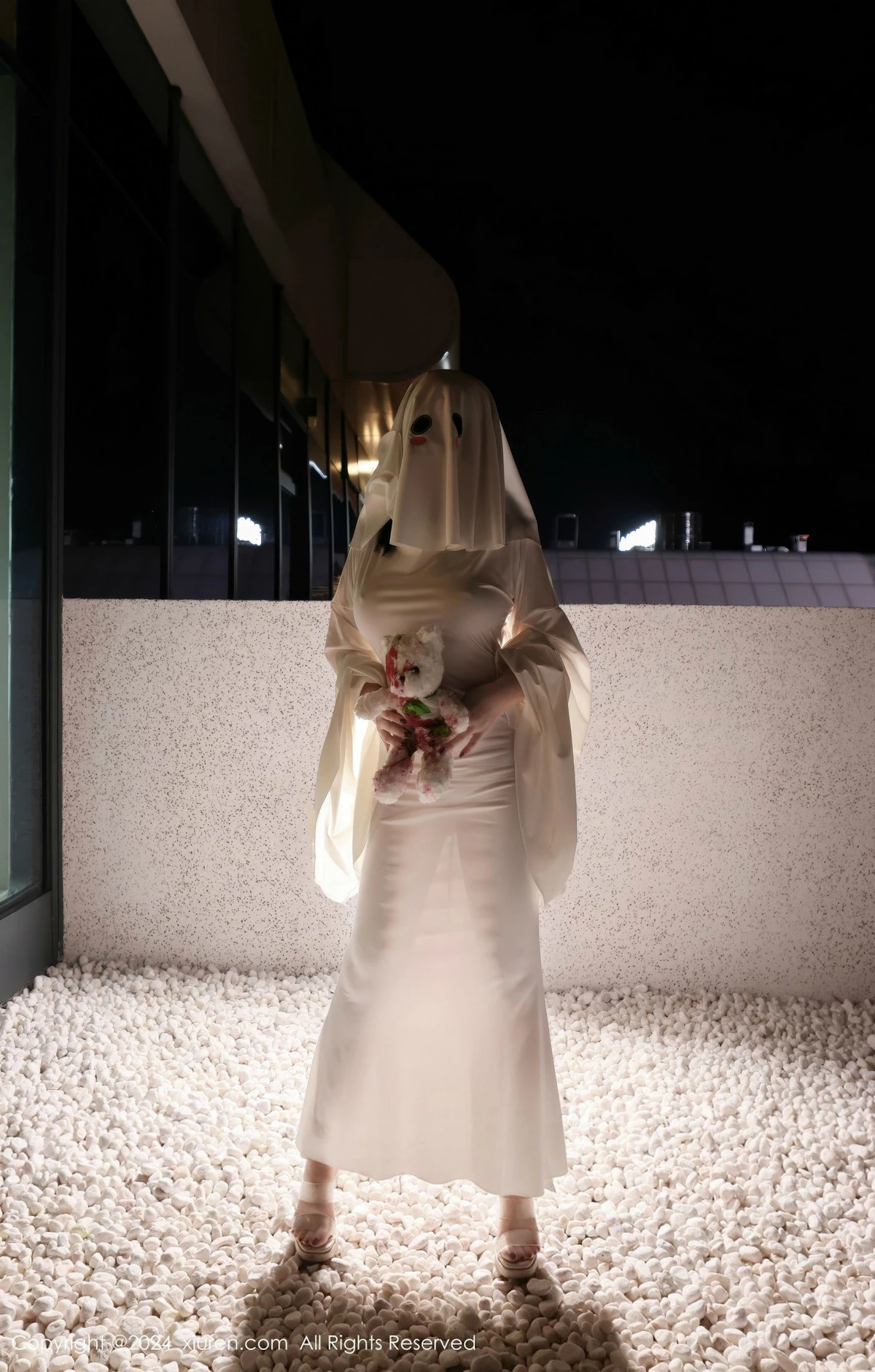 秀人集.com_[XiuRen秀人网]No.9376_模特小薯条nienie白色连衣裙+红色情趣服饰秀曼妙身姿诱惑写真81P