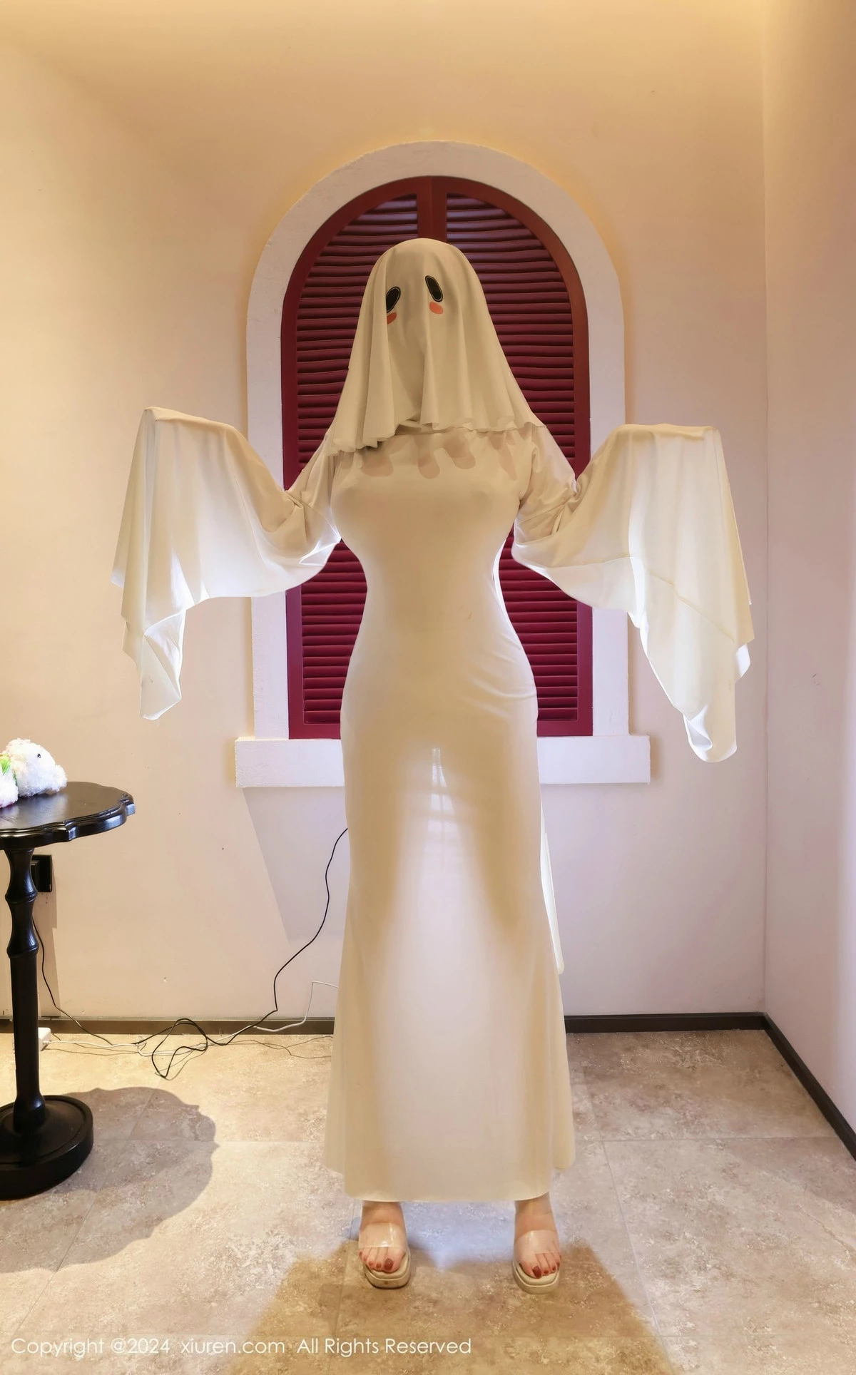 秀人集.com_[XiuRen秀人网]No.9376_模特小薯条nienie白色连衣裙+红色情趣服饰秀曼妙身姿诱惑写真81P