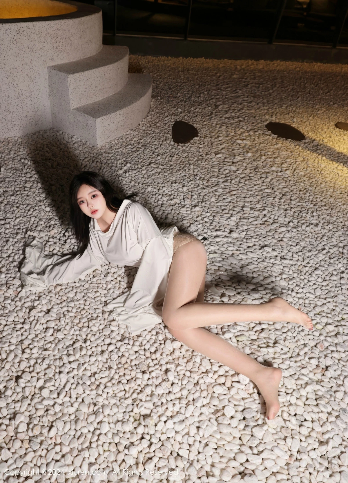 秀人集.com_[XiuRen秀人网]No.9376_模特小薯条nienie白色连衣裙+红色情趣服饰秀曼妙身姿诱惑写真81P