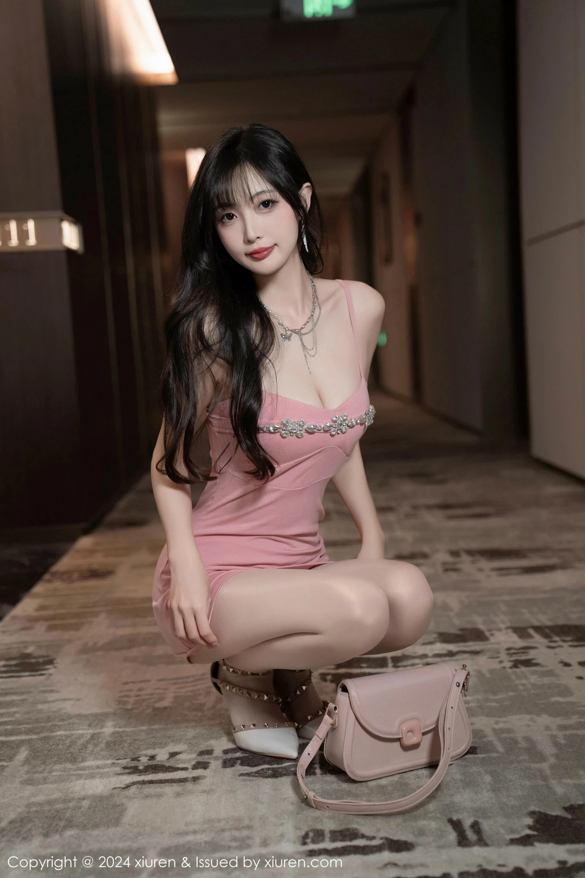 秀人集.com_[XiuRen秀人网]No.9380_模特林星阑性感粉色吊带裙+兔子装情趣内衣秀曼妙身姿诱惑写真107P