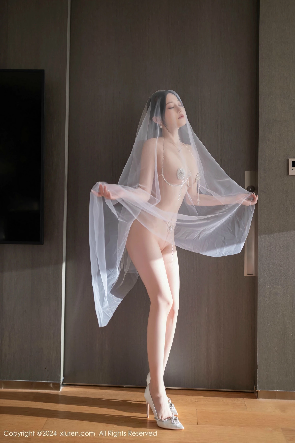 秀人集.com_[XiuRen秀人网]No.9387_模特鱼子酱Fish婚礼主题性感白色婚纱配白丝袜秀曼妙身姿诱惑写真81P