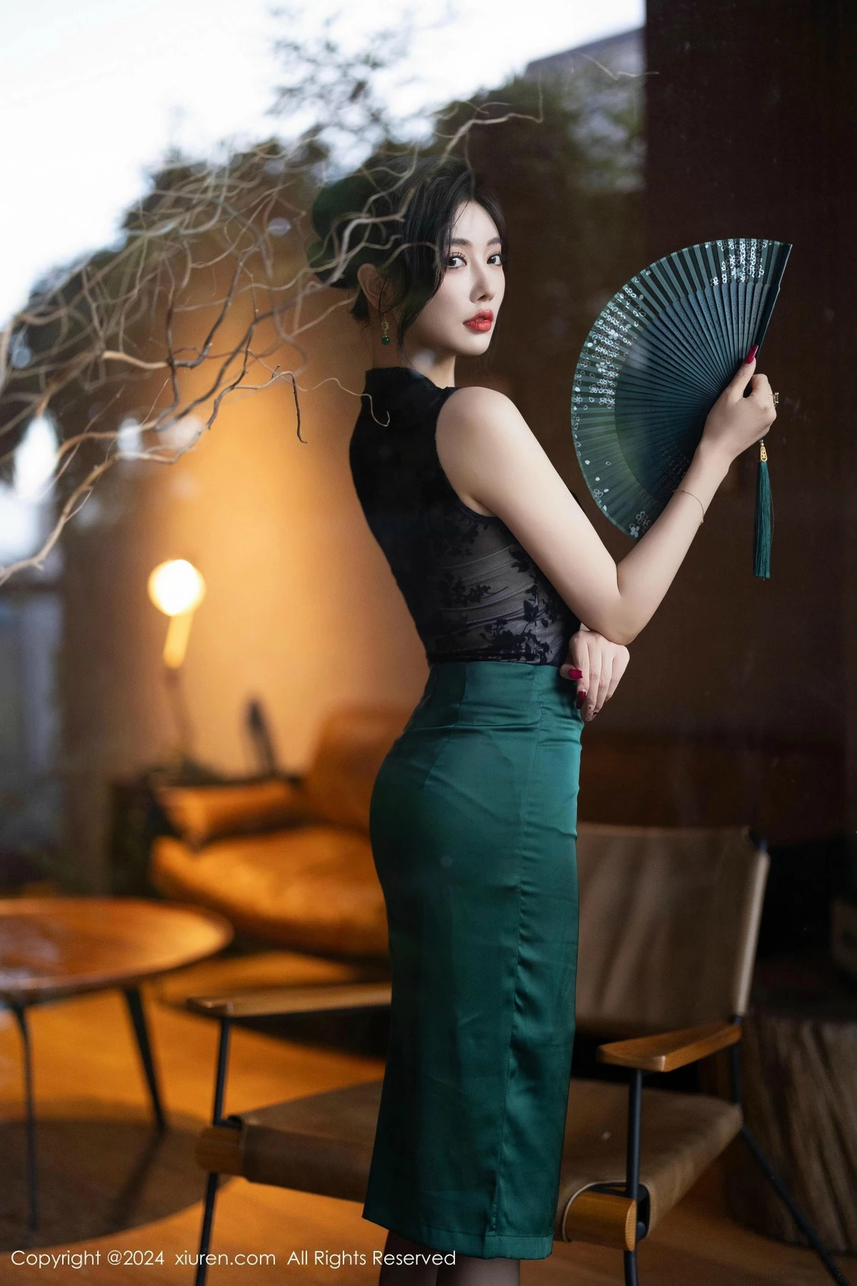 秀人集.com_[XiuRen秀人网]No.9384_女神杨晨晨Yome性感黑色蕾丝内衣配黑丝袜秀丰腴身材完美写真80P