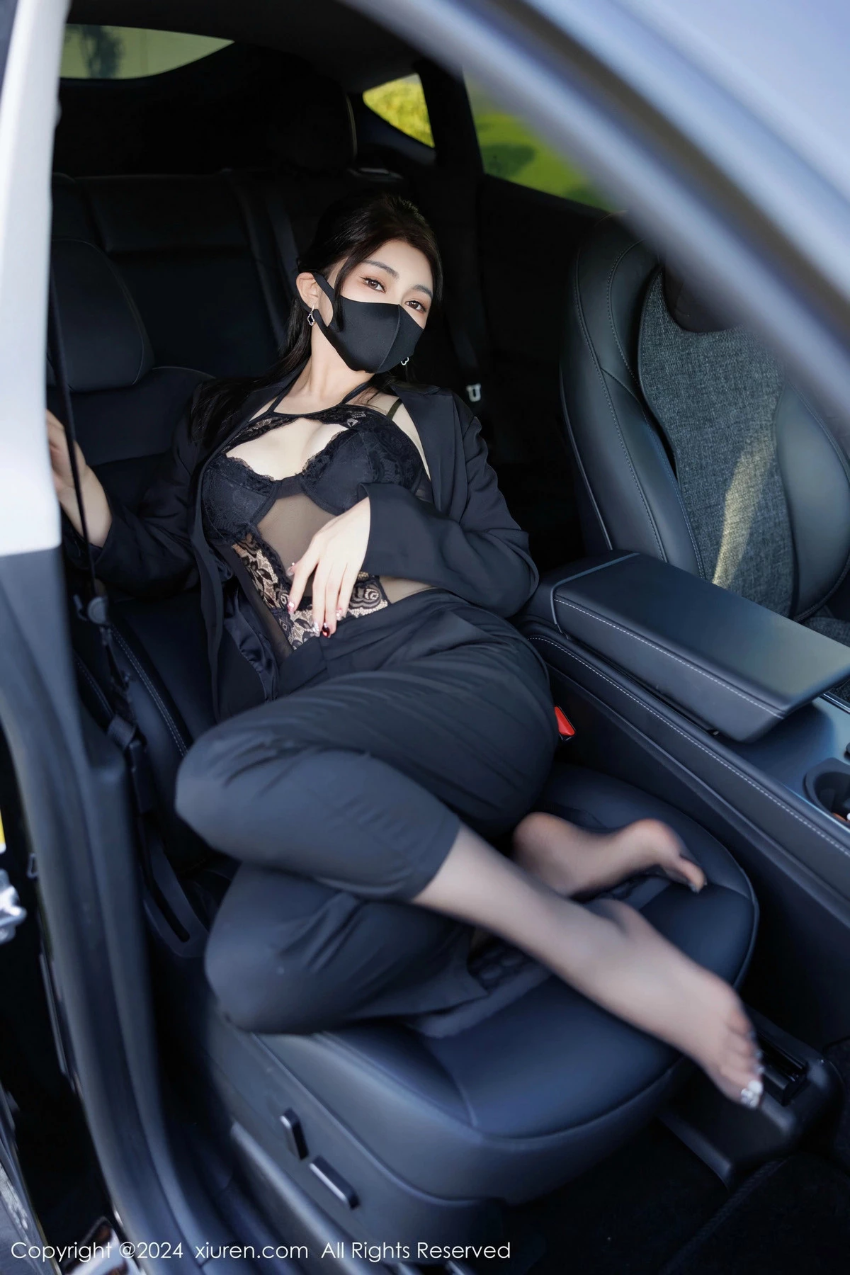 秀人集.com_[XiuRen秀人网]No.9405_模特凯竹Quinn性感黑色OL制服露黑色蕾丝情趣连体衣完美诱惑写真84P