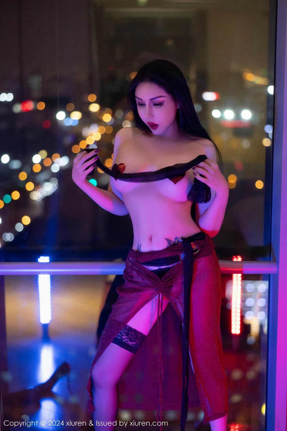 秀人集.com_[XiuRen秀人网]No.9414_模特田冰冰性感黑色情趣服饰配黑丝袜半脱秀丰满身材诱惑写真65P