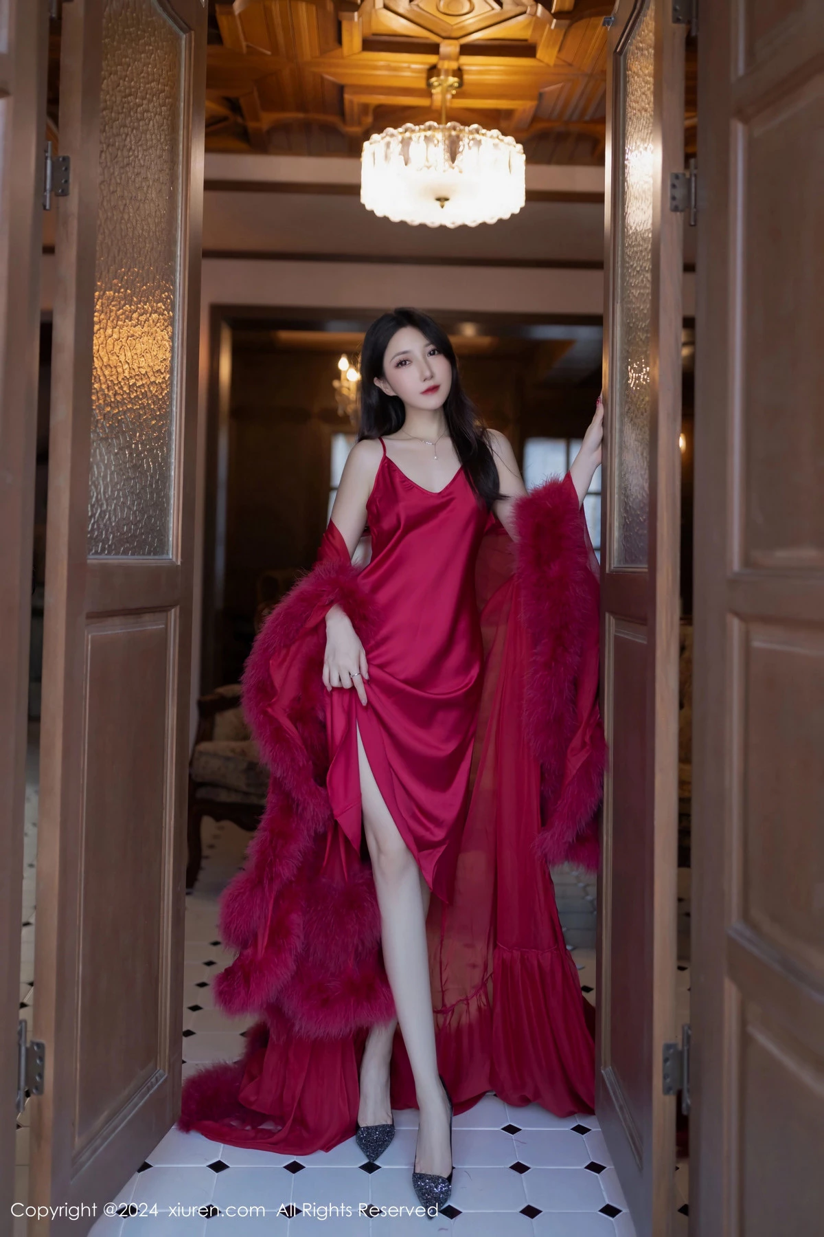 秀人集.com_[XiuRen秀人网]No.9422_模特鱼子酱Fish红玫瑰主题红色吊带连衣裙秀曼妙身姿迷人诱惑写真80P