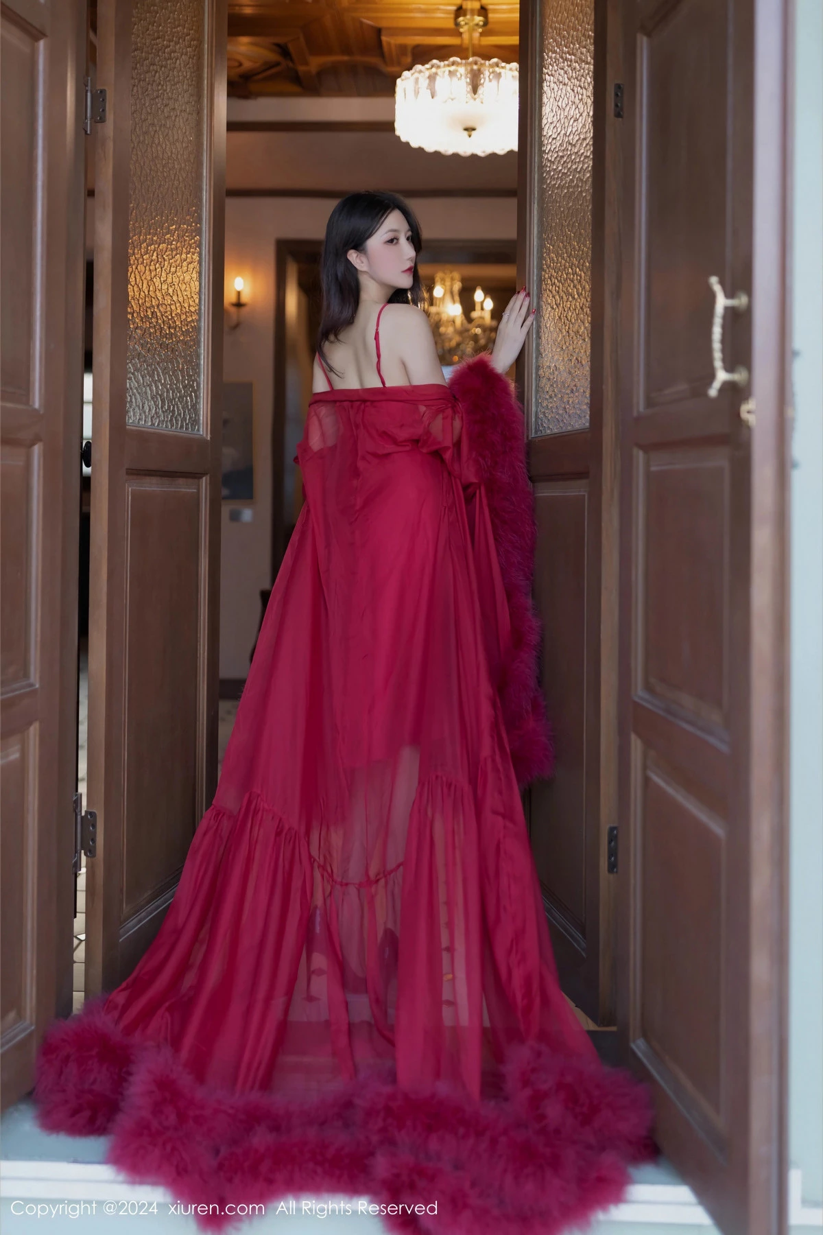 秀人集.com_[XiuRen秀人网]No.9422_模特鱼子酱Fish红玫瑰主题红色吊带连衣裙秀曼妙身姿迷人诱惑写真80P