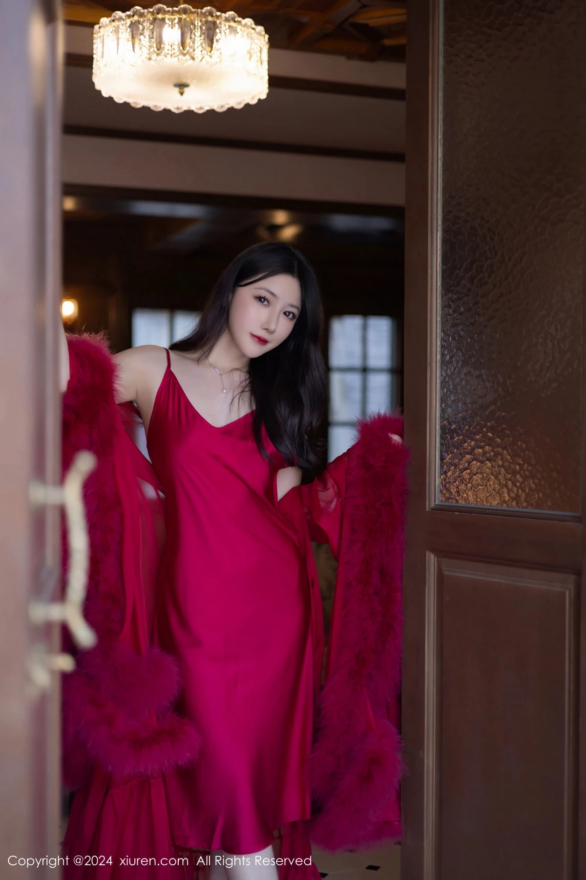 秀人集.com_[XiuRen秀人网]No.9422_模特鱼子酱Fish红玫瑰主题红色吊带连衣裙秀曼妙身姿迷人诱惑写真80P