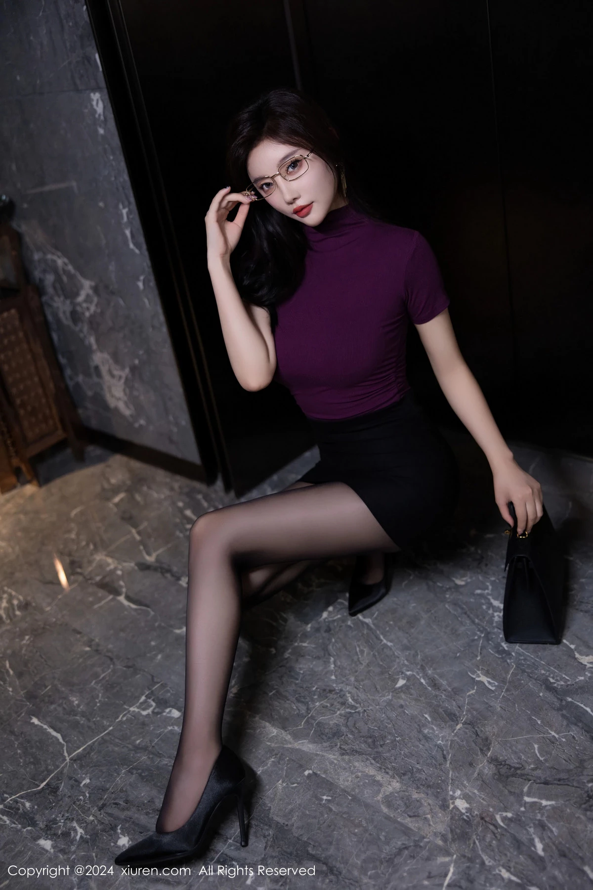 秀人集.com_[XiuRen秀人网]No.9421_女神杨晨晨Yome性感紫色内衣配超薄无内黑色秀丰腴身材诱惑写真80P