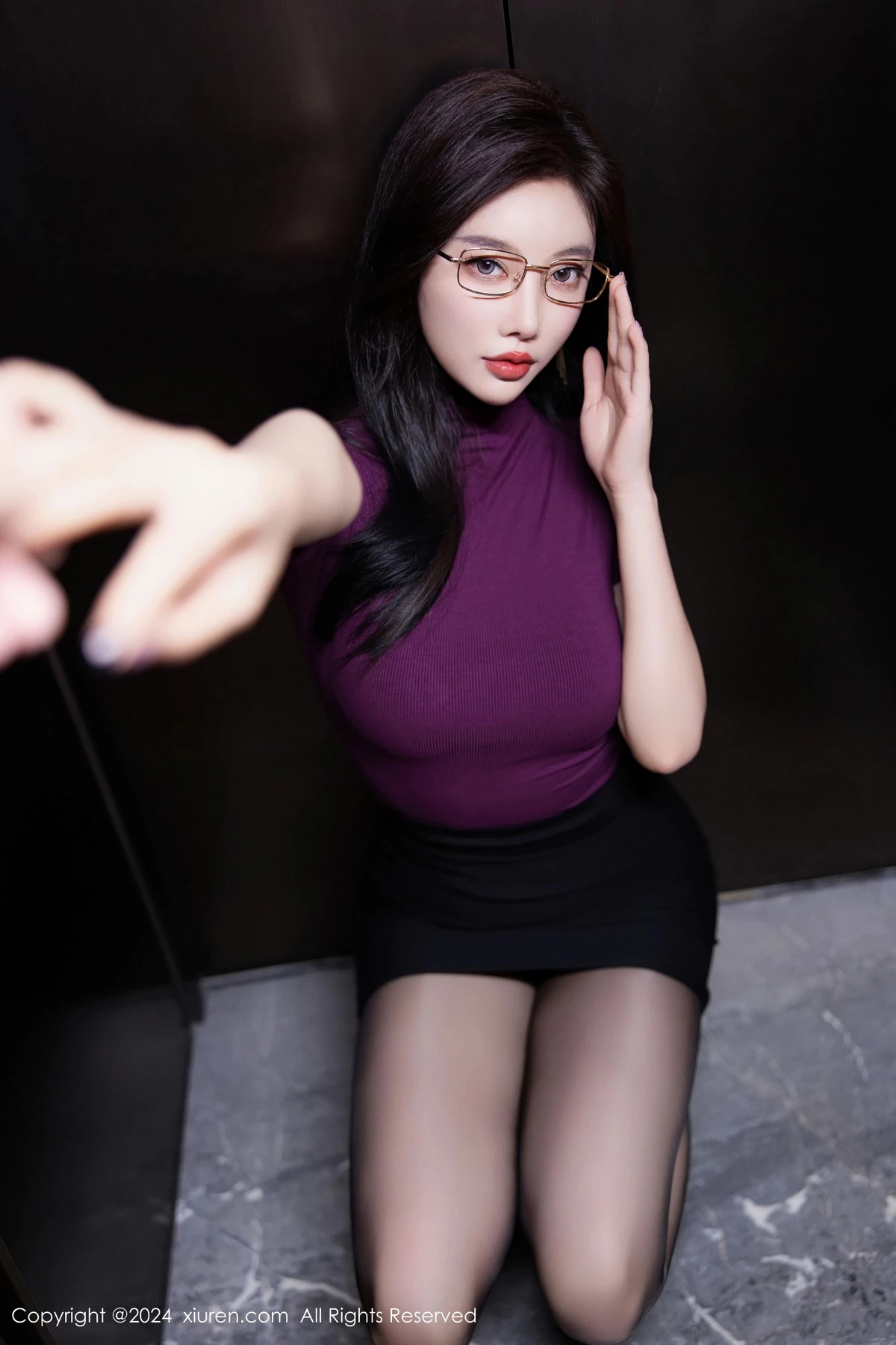 秀人集.com_[XiuRen秀人网]No.9421_女神杨晨晨Yome性感紫色内衣配超薄无内黑色秀丰腴身材诱惑写真80P