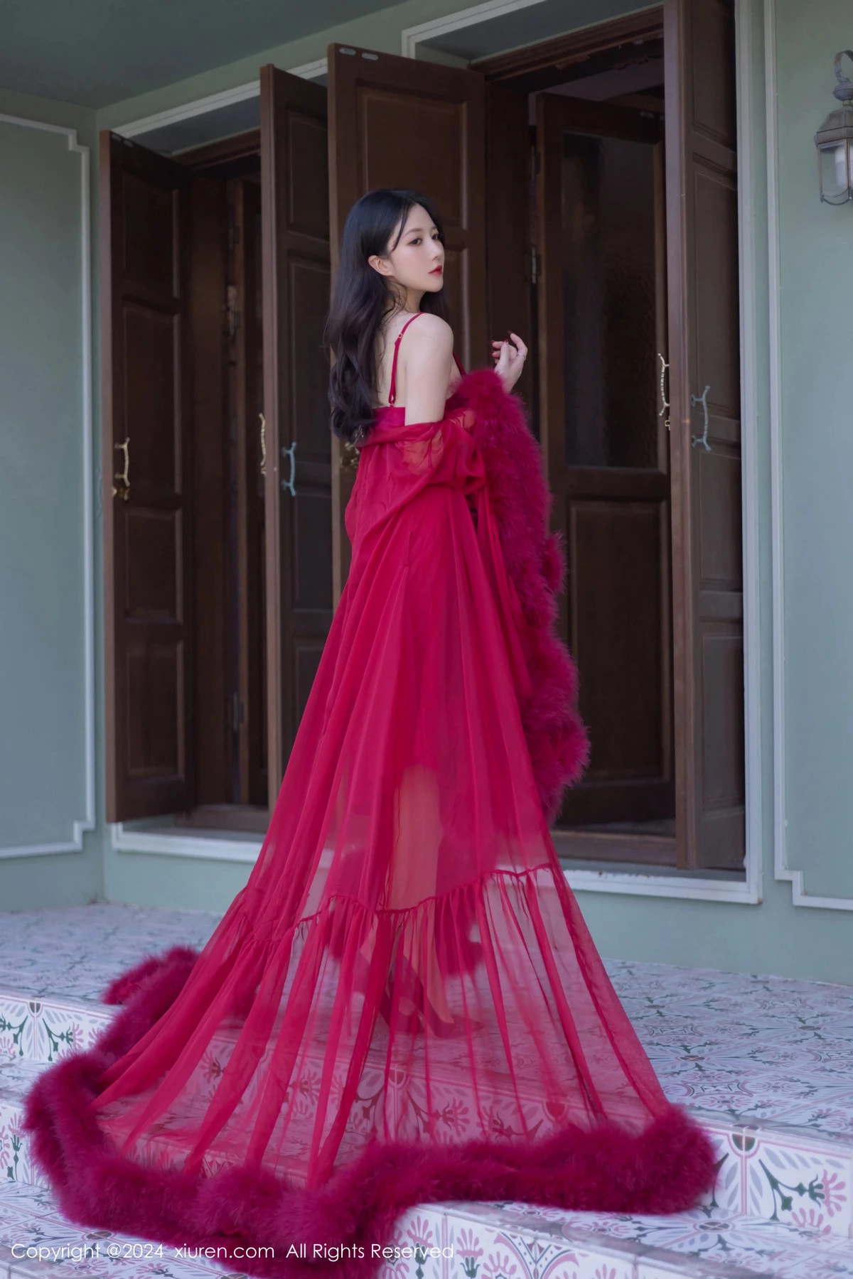 秀人集.com_[XiuRen秀人网]No.9422_模特鱼子酱Fish红玫瑰主题红色吊带连衣裙秀曼妙身姿迷人诱惑写真80P