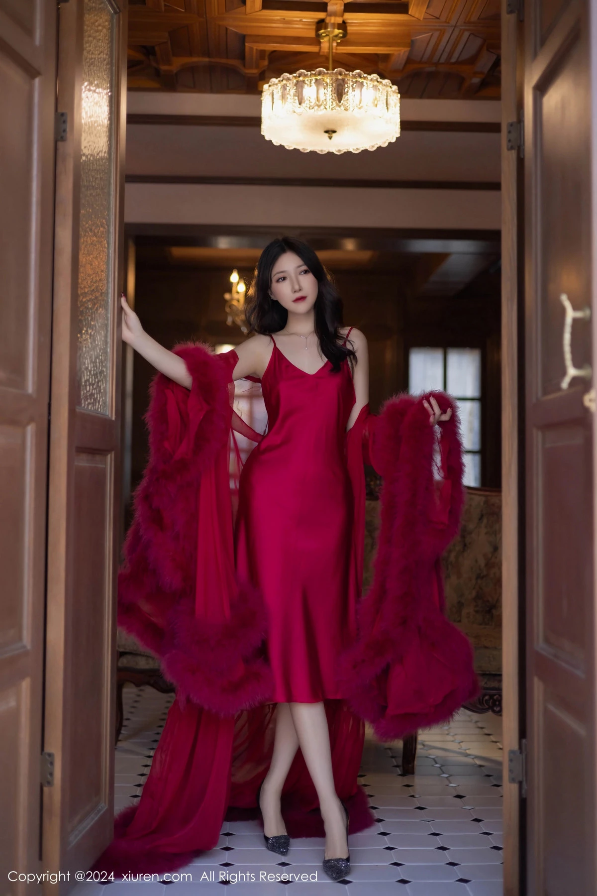 秀人集.com_[XiuRen秀人网]No.9422_模特鱼子酱Fish红玫瑰主题红色吊带连衣裙秀曼妙身姿迷人诱惑写真80P