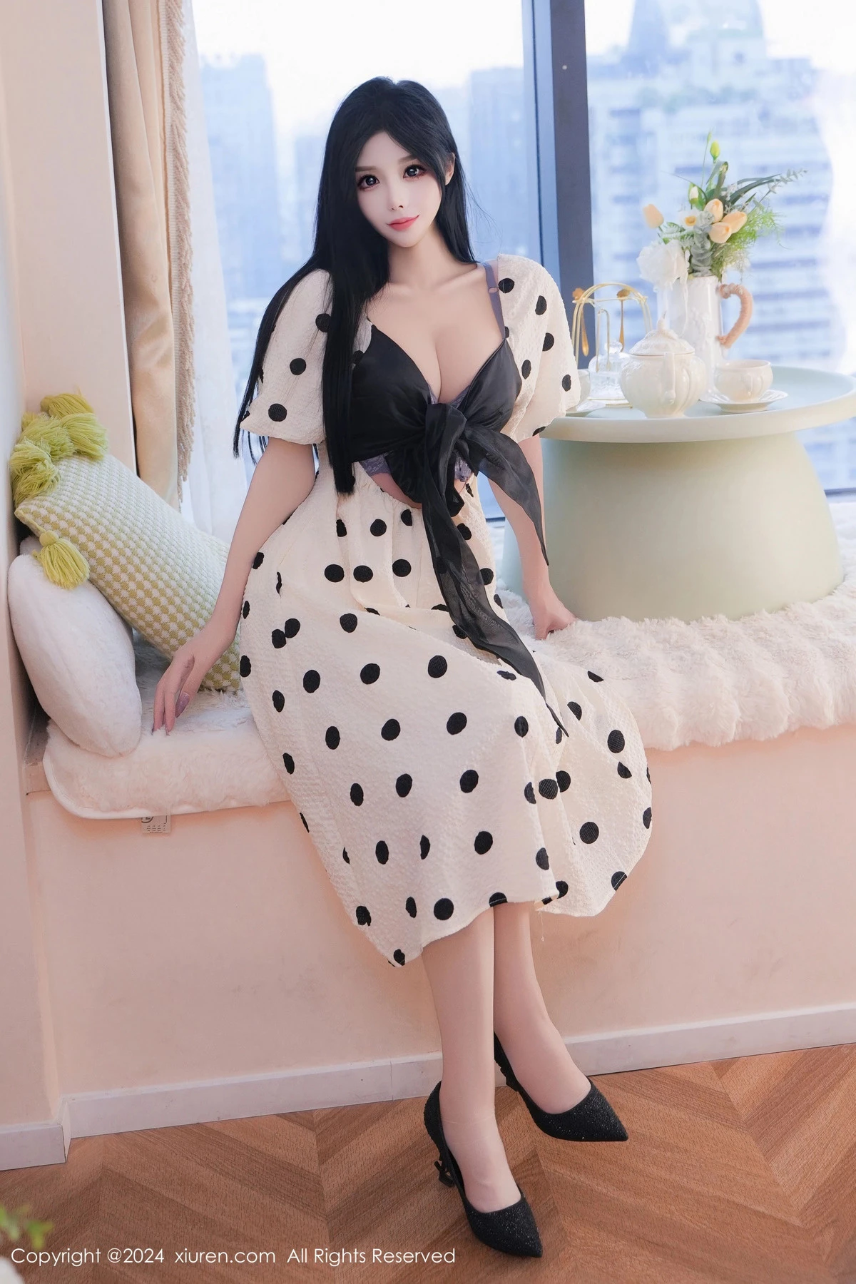 秀人集.com_[XiuRen秀人网]No.9425_模特陈芊儿性感波点短裙露灰色情趣内衣配紫丝袜秀美腿诱惑写真80P