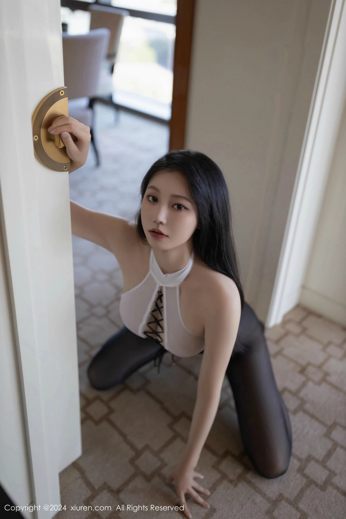 秀人集.com_[XiuRen秀人网]No.9436_模特安然anran私房性感白色内衣配黑丝吊袜秀柔美身段诱惑写真80P