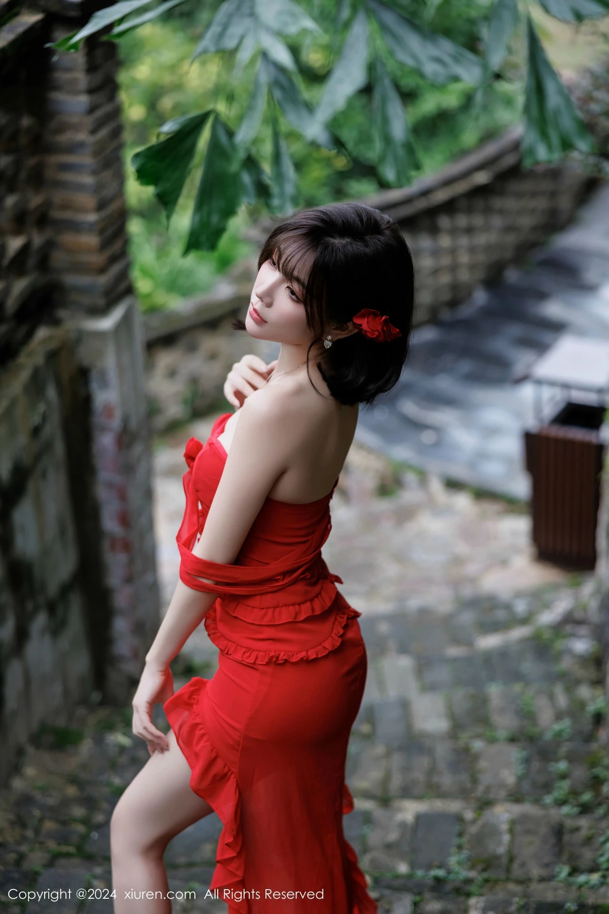 秀人集.com_[XiuRen秀人网]No.9449_女神徐莉芝Booty红色连衣裙露蕾丝情趣内衣秀曼妙身姿诱惑写真101P