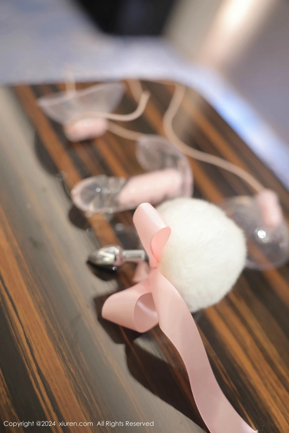 秀人集.com_[XiuRen秀人网]No.9447_模特小肉肉咪性感白色情趣女仆服饰配白丝袜秀凹凸身材诱惑写真82P