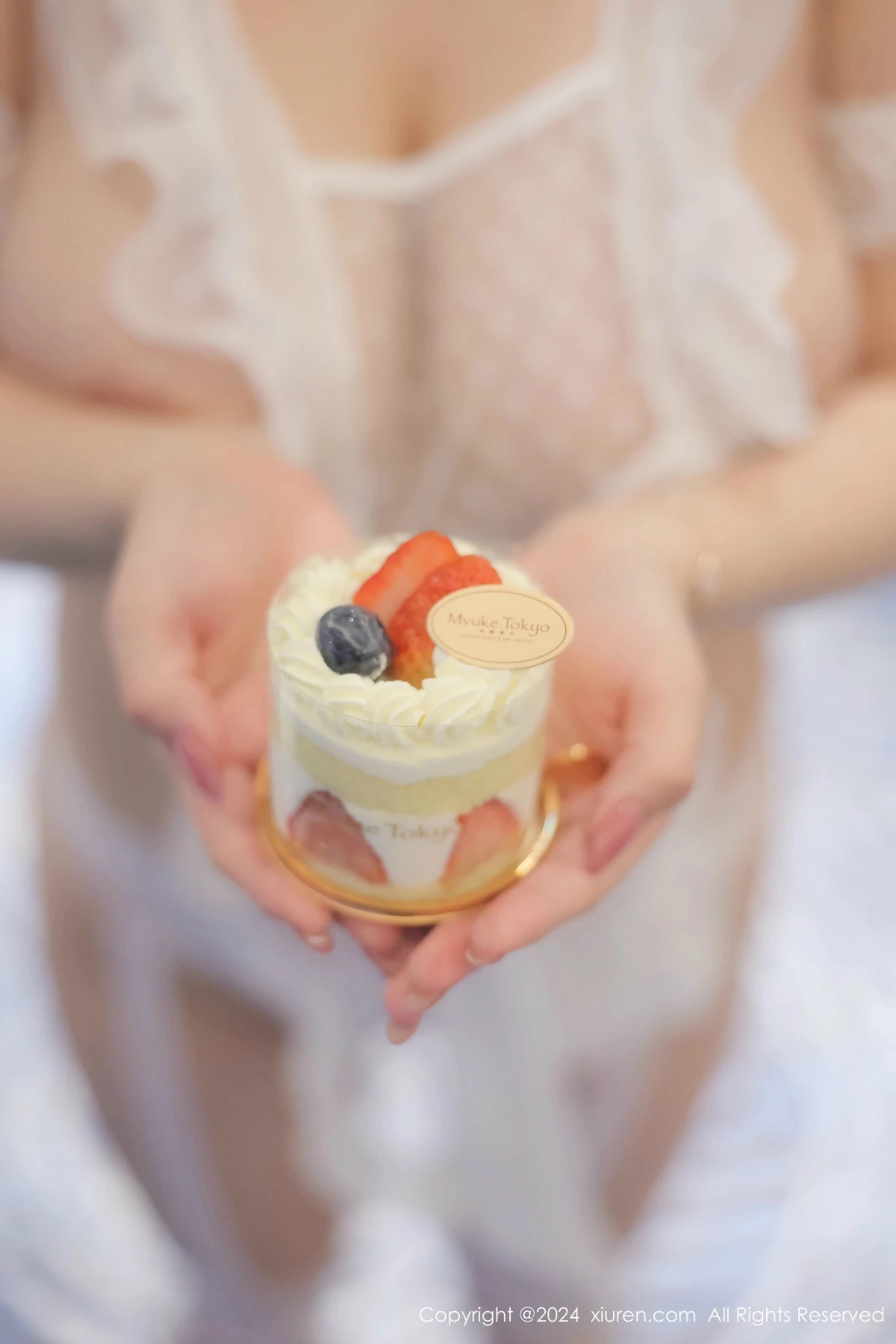 秀人集.com_[XiuRen秀人网]No.9447_模特小肉肉咪性感白色情趣女仆服饰配白丝袜秀凹凸身材诱惑写真82P