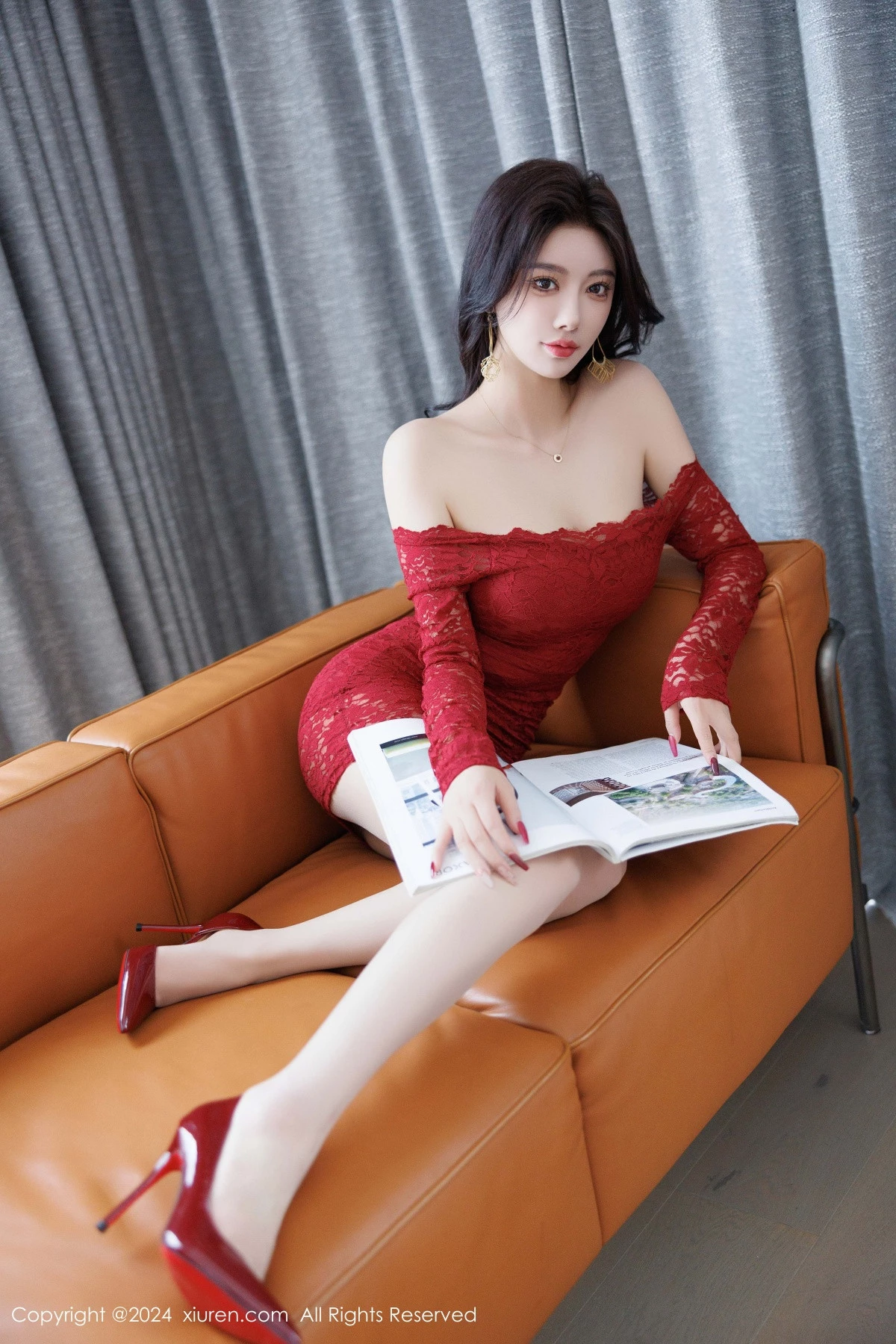 秀人集.com_[XiuRen秀人网]No.9456_女神杨晨晨Yome红色连衣短裙+黑色情趣内衣秀丰腴身姿诱惑写真82P