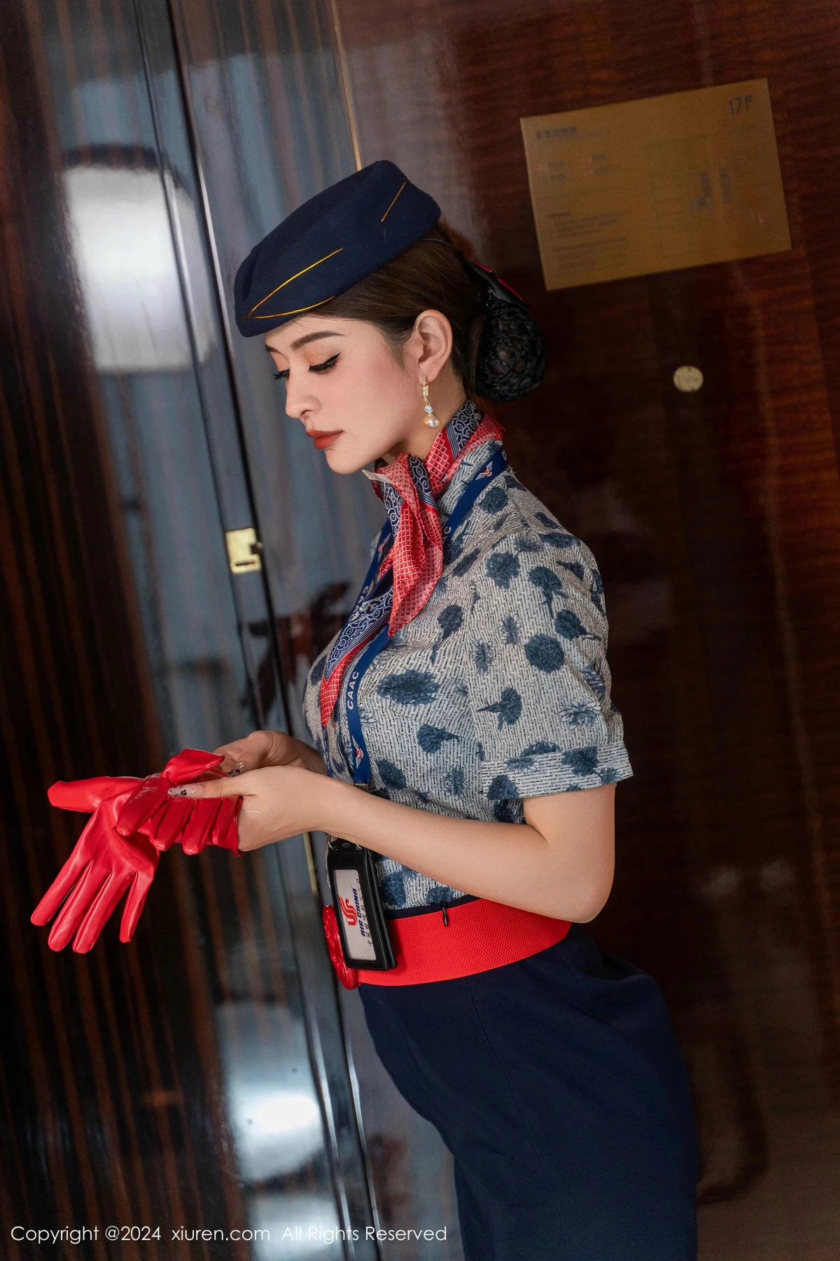 秀人集.com_[XiuRen秀人网]No.9459_新人模特灿宝性感制服露白色内衣配黑丝袜秀完美身材诱惑写真118P