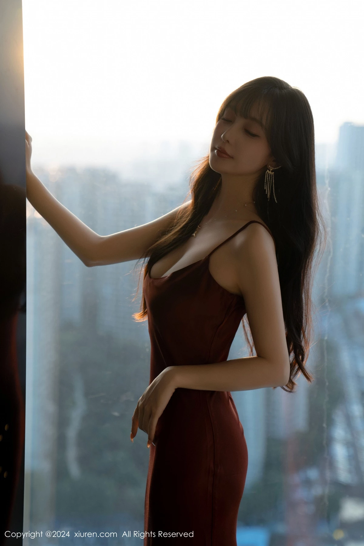 秀人集.com_[XiuRen秀人网]No.9336_模特林星阑性感红色连衣长裙露黑色情趣内衣秀曼妙身姿诱惑写真85P