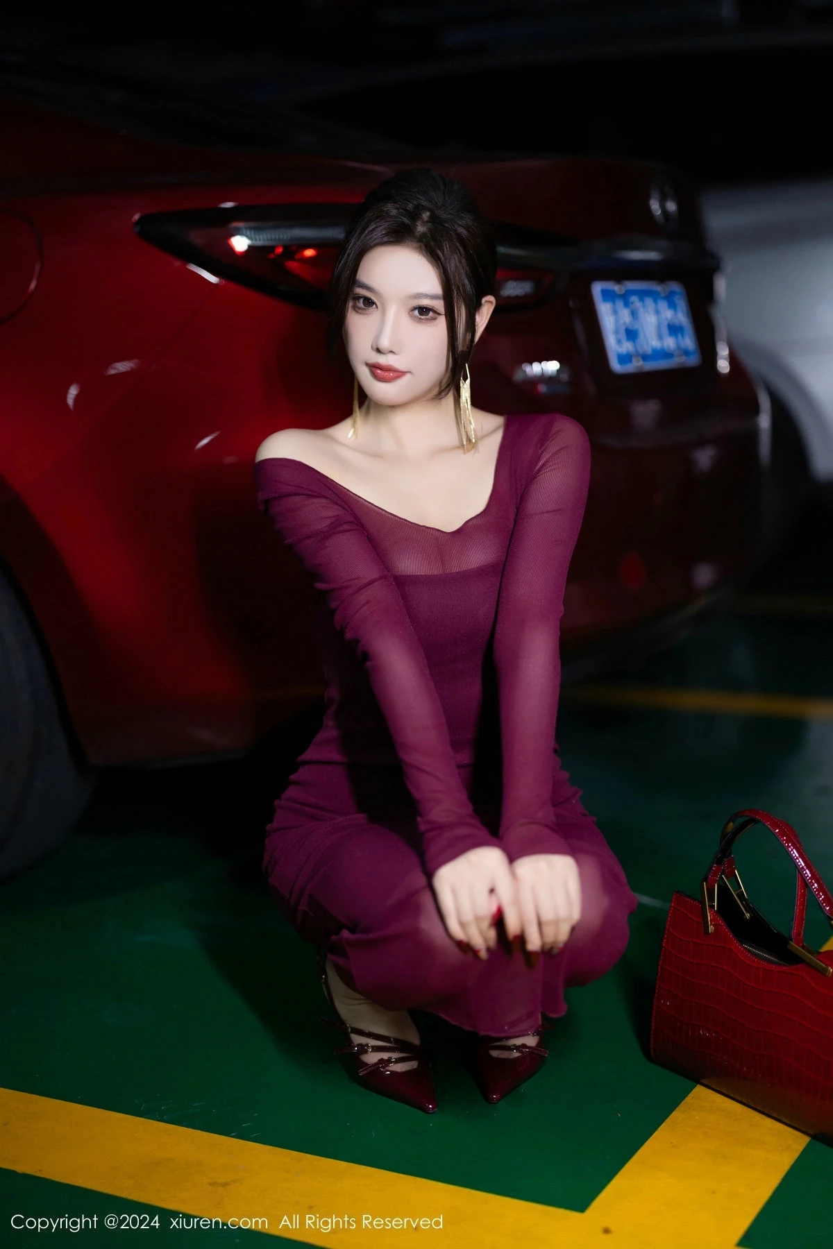 秀人集.com_[XiuRen秀人网]No.9348_女神杨晨晨Yome性感红色连衣裙配超薄肉丝秀丰腴身材诱惑写真82P